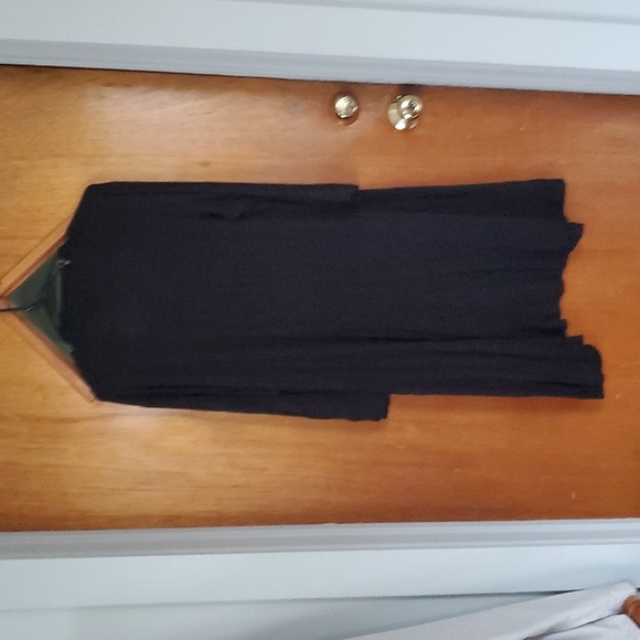 Ambrielle Black Robe - Picture 6 of 7